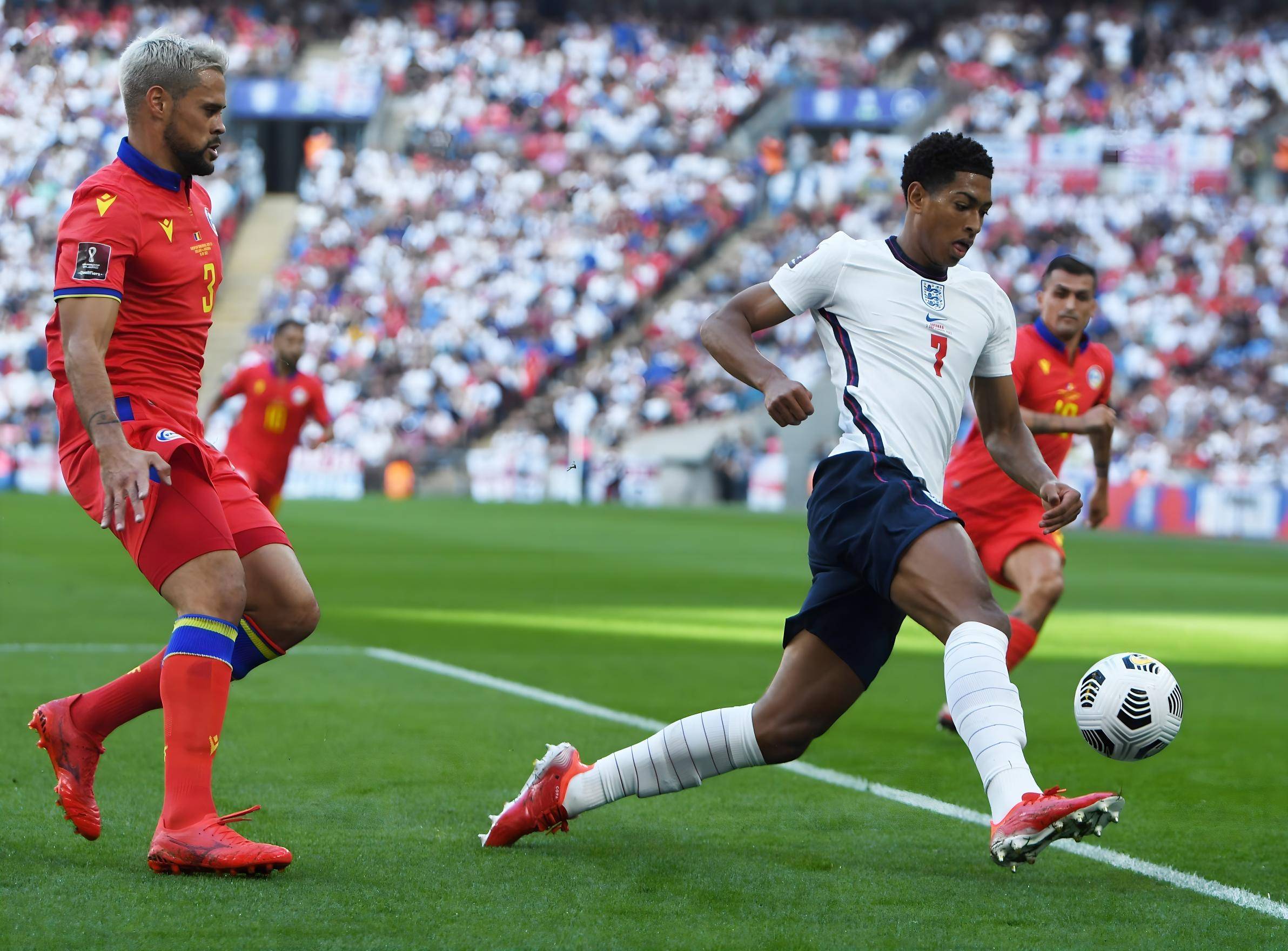 关于冷门频出!足球战况跌宕起伏的信息 关于冷门频出!足球战况跌宕起伏的信息