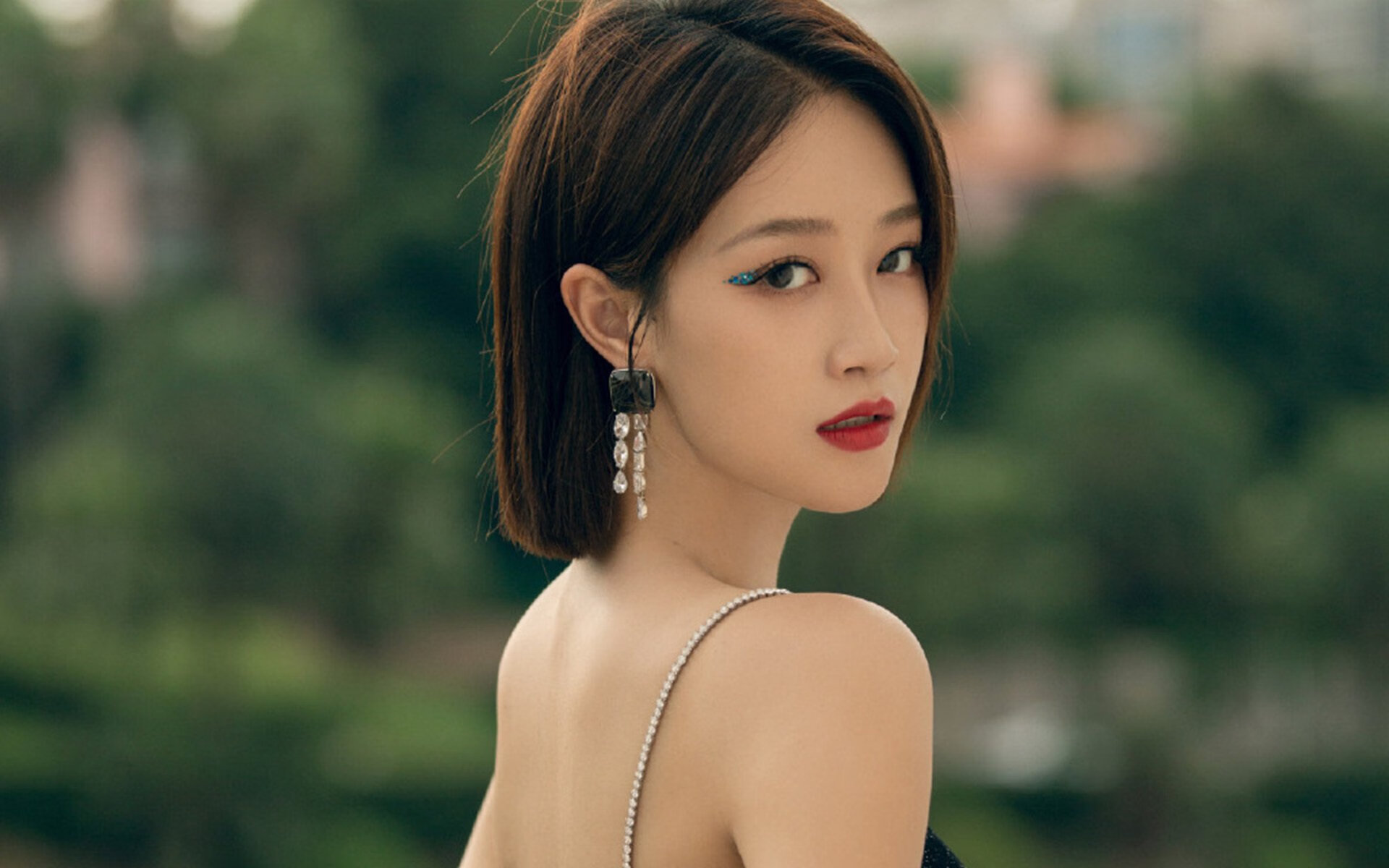 姆巴佩的魔笛奏响红龙战歌，当威尔士的绿茵奇迹席卷南非